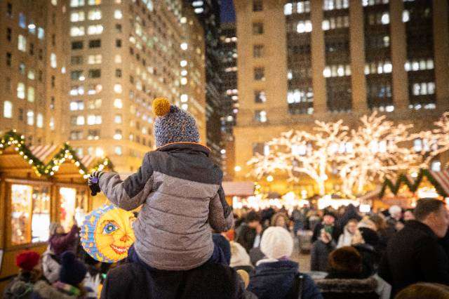 Kick off the holidays on the Magnificent Mile - Chicago Parent