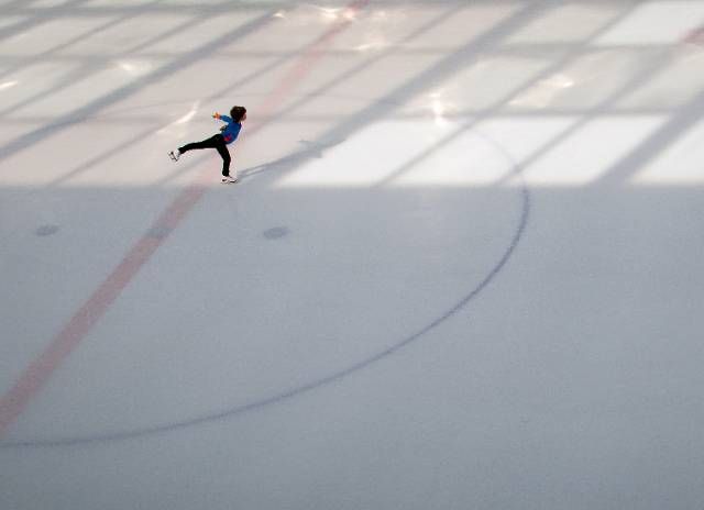 free ice skating rinks in chicago